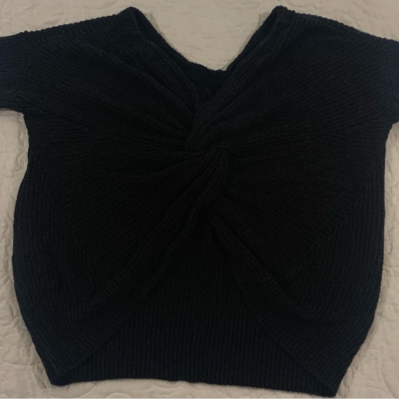 Woman’s Express Sweater Black Size medium Pre-Owned - Picture 3 of 10